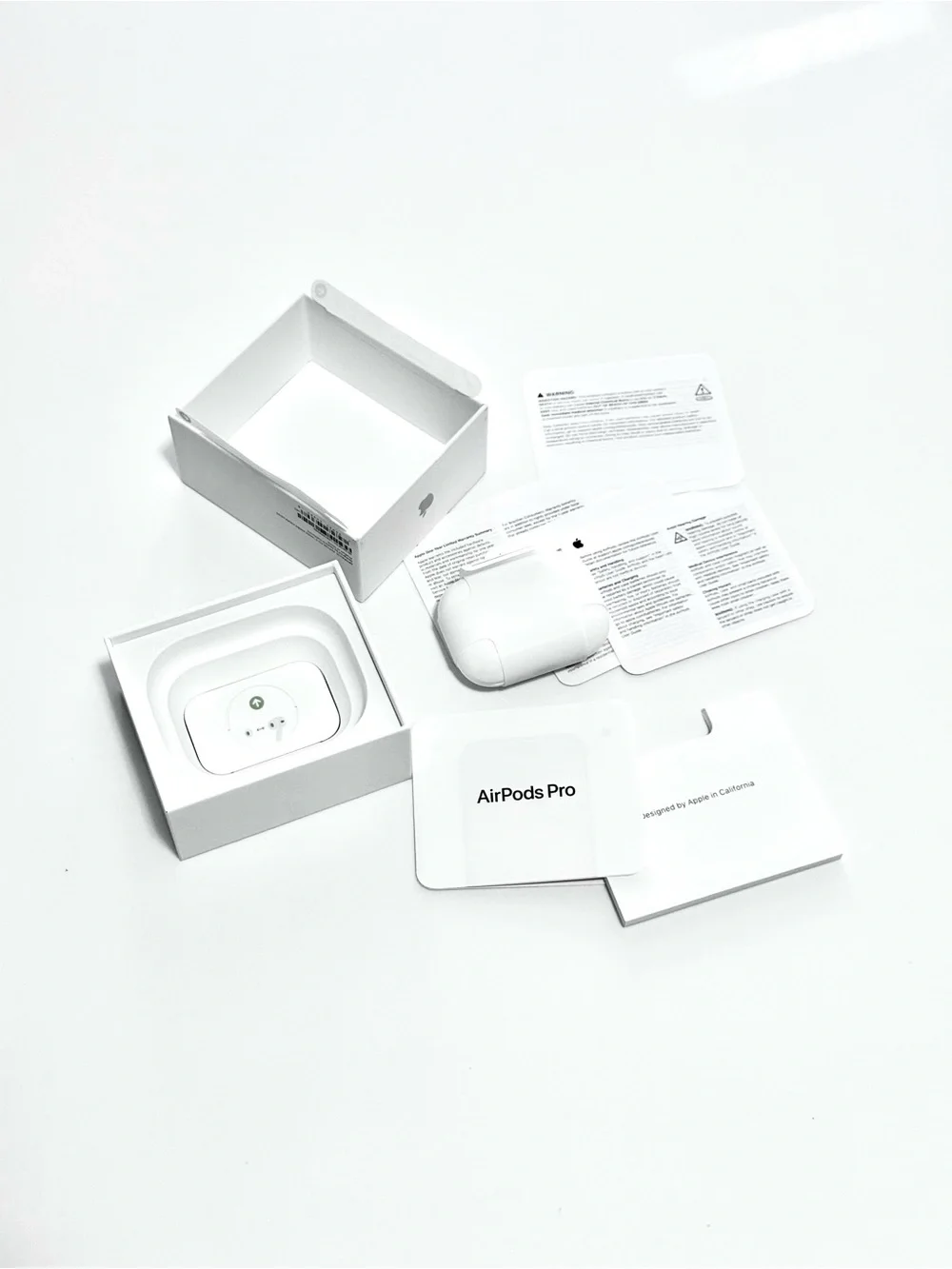 Apple AirPods Pro 3 (White) with Wireless Charging Case